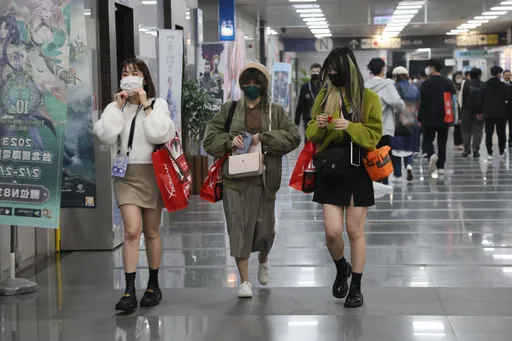 今本土23893死亡54　40歲男解黑便4天送醫確診！併發肺炎當日逝