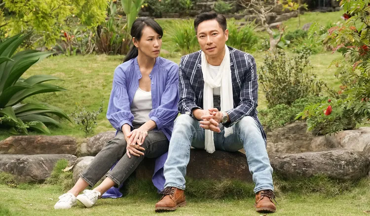 張本渝（左）與謝祖武在《婚姻結業式》多年後再相遇，而勾起過去對彼此之間的感情。中天綜合台提供