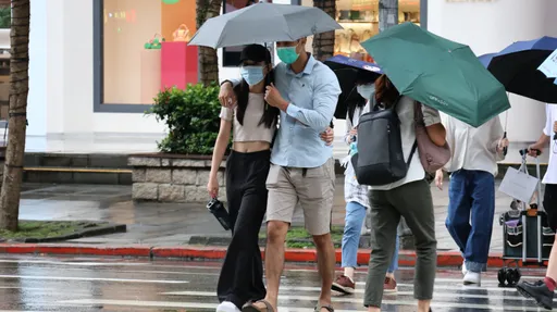 雨神陪你補班！明這2地留意大雨　下到「這天」才趨緩