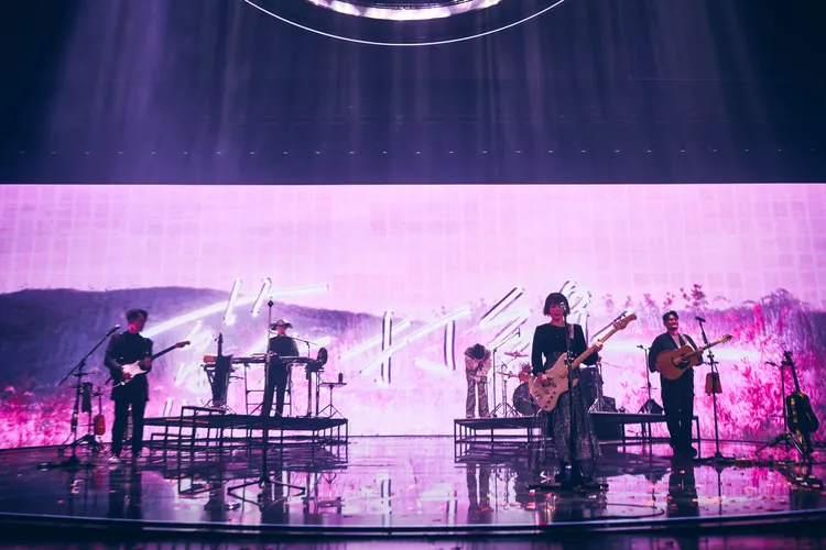 青峰哭到泣不成聲。環球音樂提供