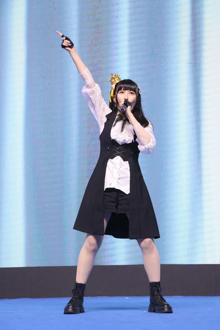 蕉蕉首度站上台北電玩展舞台，現場演唱主題曲「與你相遇」。鄭孟晃攝