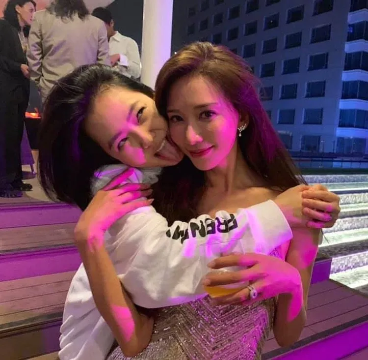 小S（左）在林志玲台南婚禮的After Party玩很瘋。翻攝小S IG