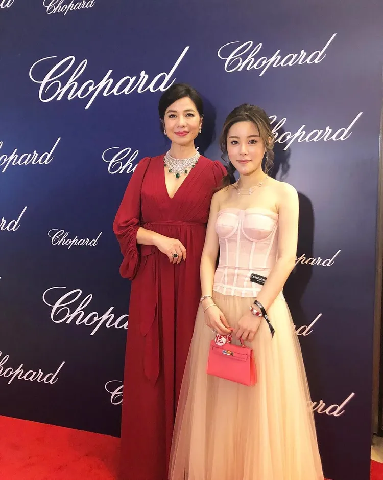 蔡天鳳2018年出席活動與鍾楚紅合影。翻攝IG