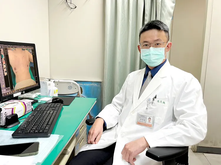台中澄清醫院中港院區整形外科醫師張育誠。資料照片