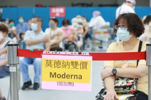 藥廠考慮漲價!新冠疫苗得自費打? 指揮中心:還太早