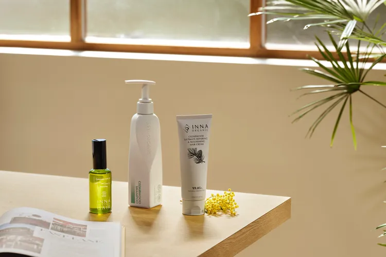 童顏有機雪松頭部修護全系列。品牌提供