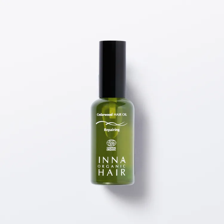 升級回歸上市的雪松修護輕髮油，980元。品牌提供