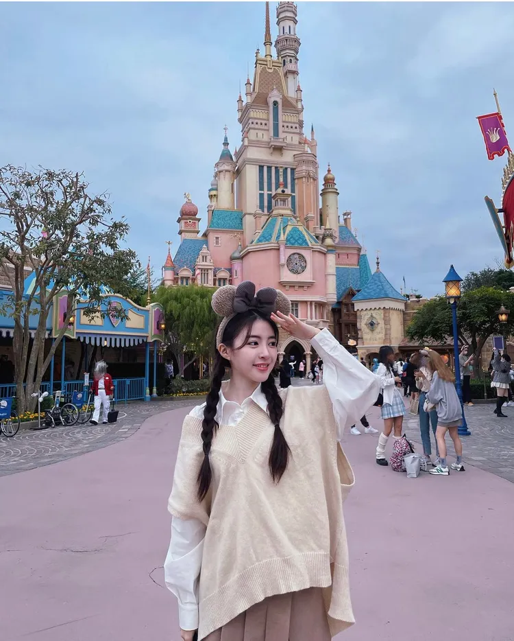 韓菲爽玩迪士尼。駿馬客工作室提供