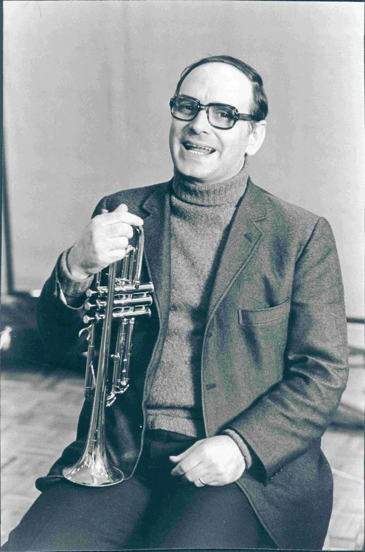 顏尼歐在父親堅持下學小號，日後成為配樂大師。海鵬影業提供