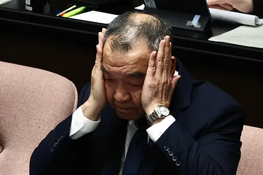 陸軍情侶性愛片、女兵自摸片頻外流！　邱國正認「內部管理沒做好」