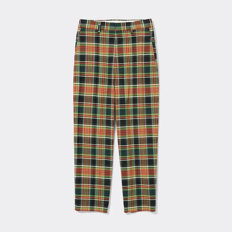 設計師熊切秀典以複雜圖騰技術為基礎的創作廣受全球好評，此款為馬德拉斯格紋褲，售價1490元，GU網路商店限定。業者提供