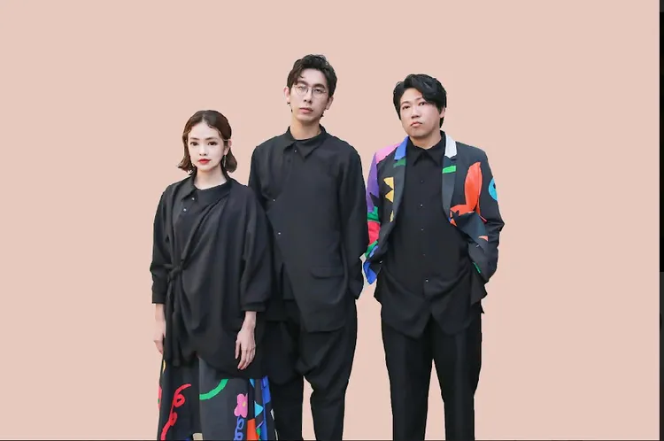 莊雨潔（左）是The Tic Tac樂團鼓手兼主唱。