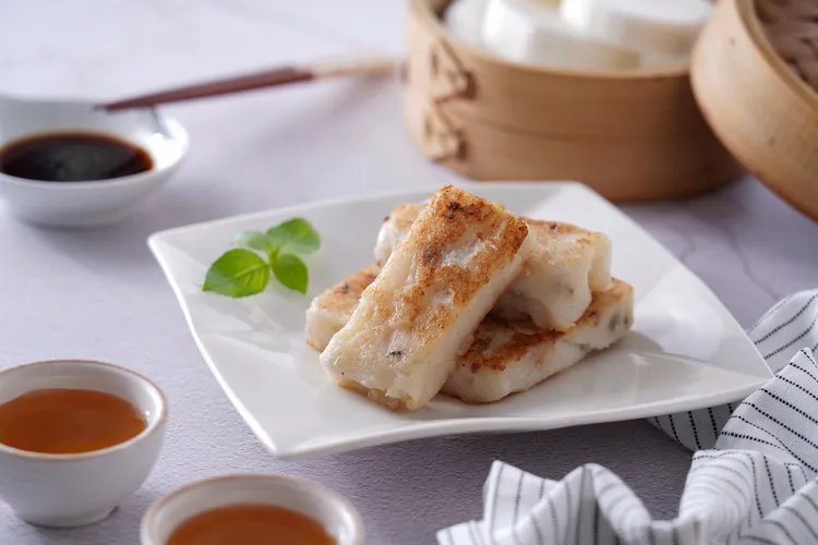 「安永素食蘿蔔糕」去年獲銀髮友善食品與新味食潮獎的雙料肯定。業者提供