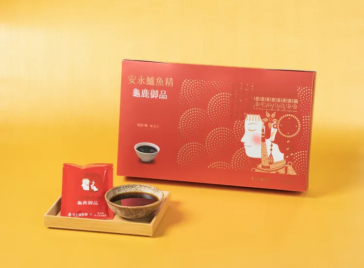 「安永鱸魚精（龜鹿御品）」以金獎鱸魚精的基礎延伸，加入龜鹿漢方、鯊魚軟骨素等配方，滋補更升級。業者提供