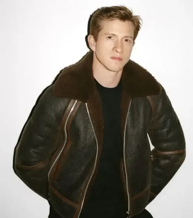 英国设计师Daniel Lee去年底接掌BURBERRY创意总监，他操刀的首个系列将在2月20日於伦敦时装周发表。品牌提供