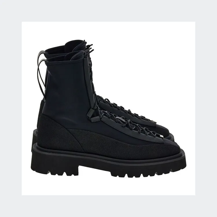 FERRAGAMO男士拼接軍靴，5萬1900元。品牌提供