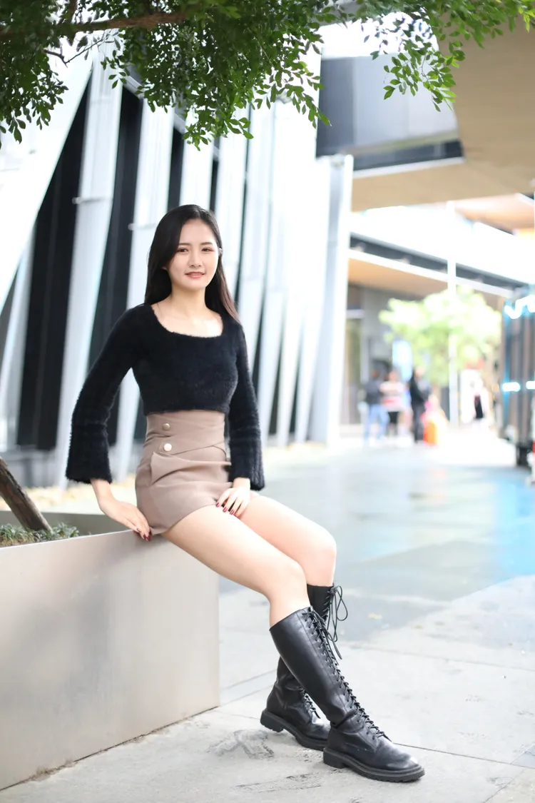 萱萱是名美甲師。鄭孟晃攝