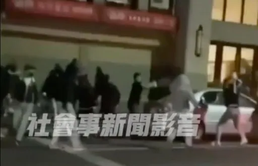 「球棒隊」出沒林口囂張砸車快閃　疑網購糾紛？警逮3人持續追緝