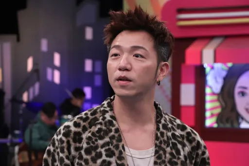 大飛酒醉摔傷「半邊臉全碎」 分手楊晨熙借酒消愁