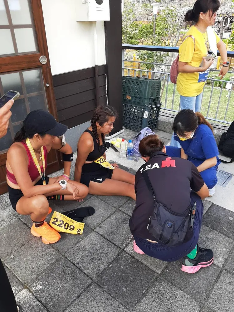 跑到抽筋走不動，讓小嫻吃足苦頭。翻攝自小嫻臉書