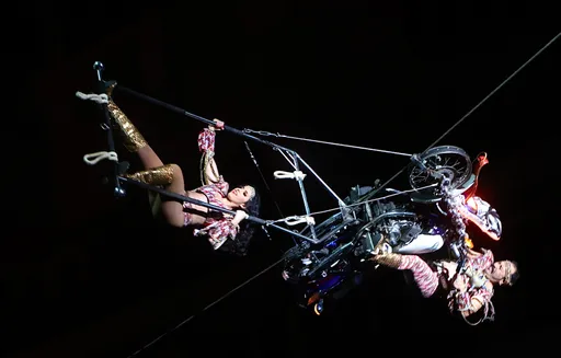 「美國驚奇大馬戲團」台北小巨蛋明開演　高難度空中飛人、360度特技鞦韆震全場