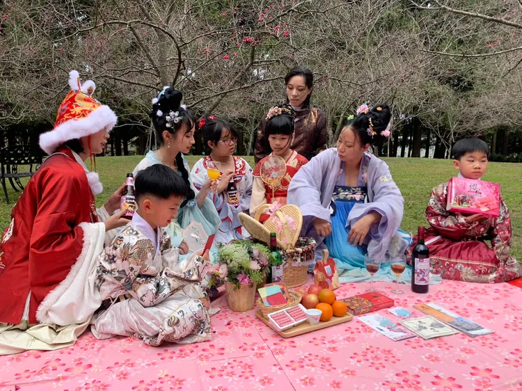 櫻花祭期間推出三大主題日，圖為漢服日。九族文化村提供