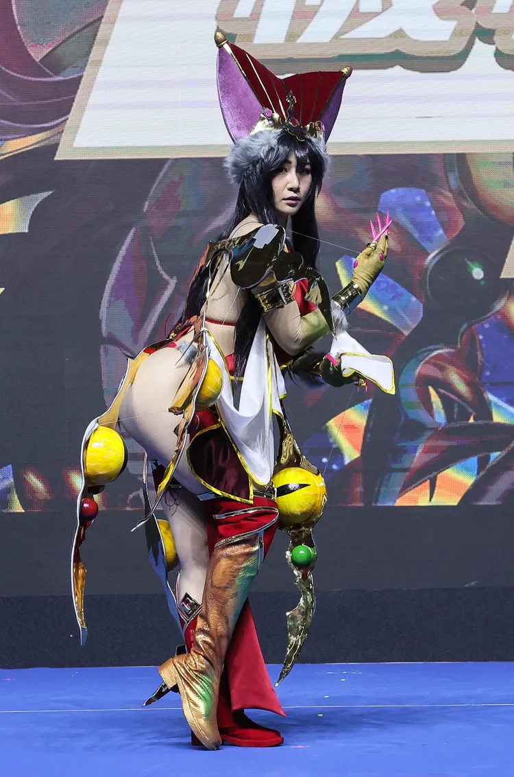 由機機扮演的《神魔之塔》千變真箇 ‧ 切西亞。鄭孟晃攝