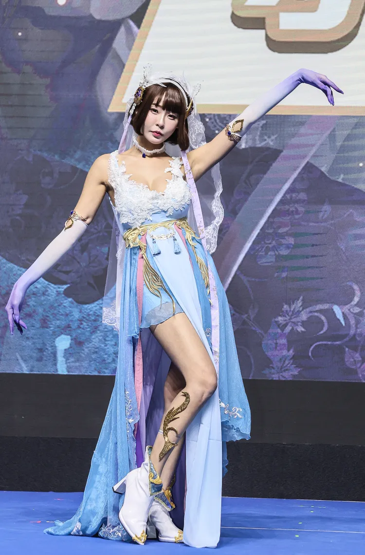 由小雪扮演的《神魔之塔》頌神舞曲‧卡珊德拉。鄭孟晃攝