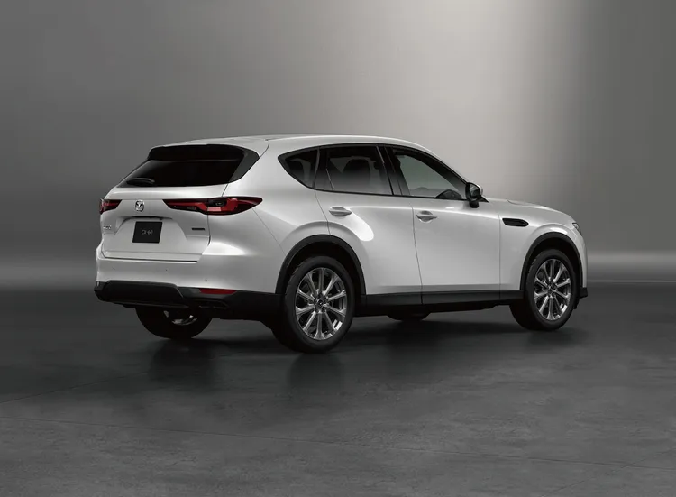 以展現駕馭樂趣的縱置引擎搭配後輪驅動配置，並結合四缸汽油、直六柴油及2.5升四缸汽油PHEV多種動力組合，在歐洲及日本締造不俗銷售成績。原廠照片