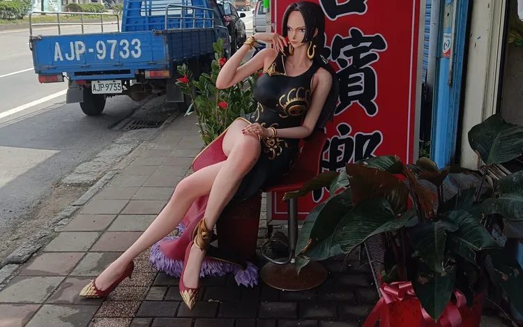 航海王女帝公仔。翻攝臉書社團《路上觀察學院》