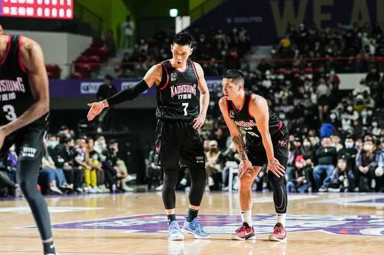 林書豪特別肯定團隊的表現。  鋼鐵人提供