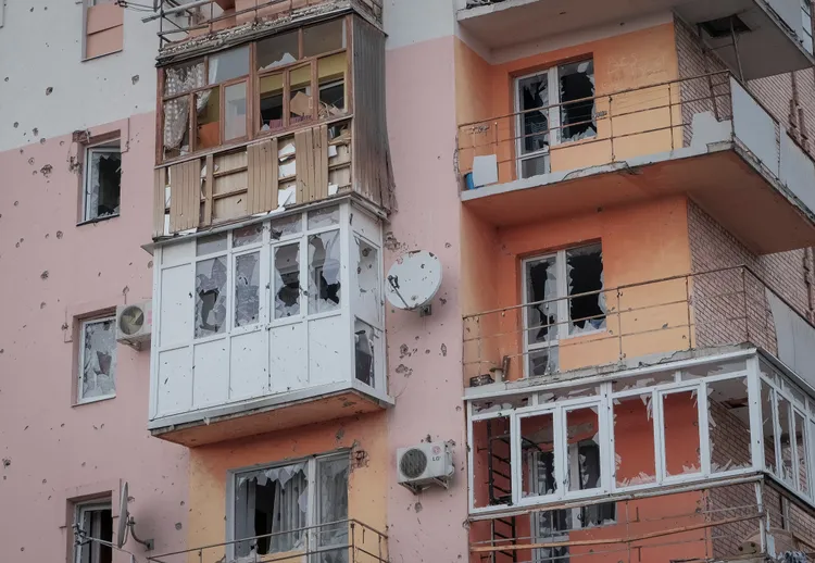 烏東頓內次克巴赫穆特市的建築，在俄羅斯連日攻擊下千瘡百孔。路透社