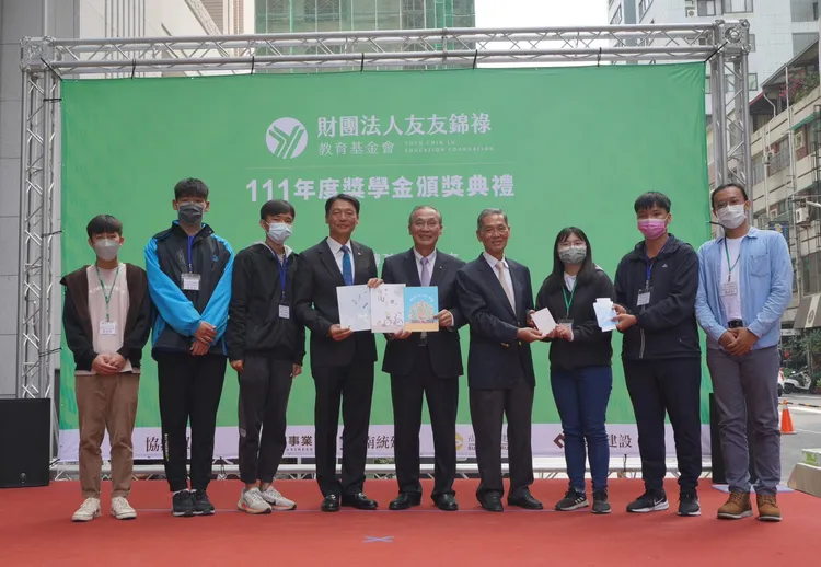 建商長期照護偏鄉在台灣十分罕見。「財團法人友友錦祿教育基金會」提供