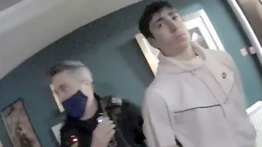 19歲孫闖浴室「17刀刺頸插胸」　富豪阿嬤洗澡突然就被殺了