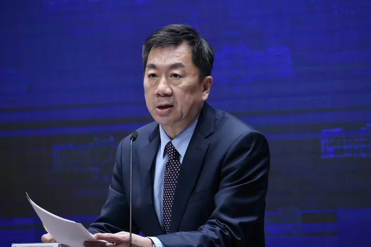 陳宗彥轉述，陳建仁希望用最快速度普發6千現金到民眾手中。林林攝