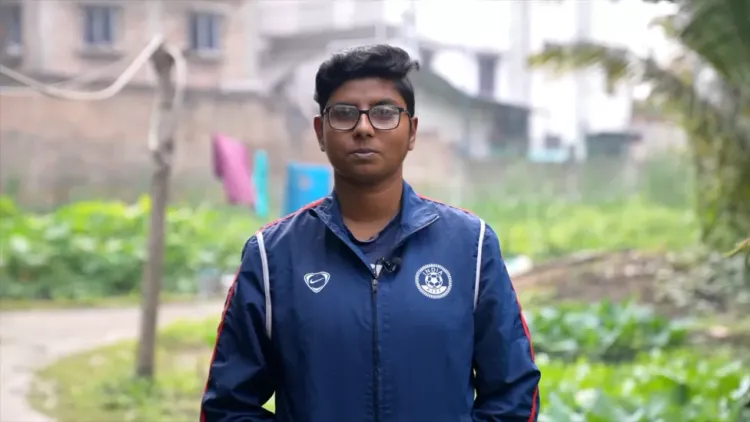 普拉米曾是印度國家隊成員，卻因生活壓力必須去賺錢。翻攝英國廣播公司網站