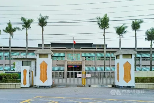 瞎毀!7受刑人爽用智慧型手機 台北監獄:利用郵包夾帶8支