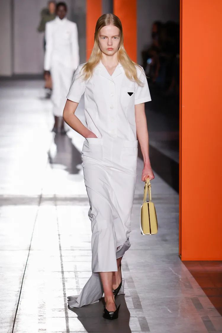 PRADA 2023秋冬女裝大秀。品牌提供