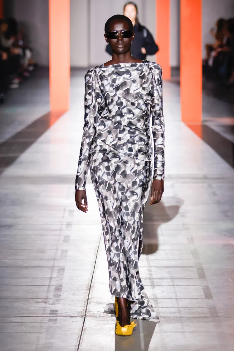 PRADA 2023秋冬女裝大秀。品牌提供