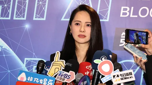 伊能靜下飛機驚聞噩耗 談恩師劉文正淚光閃閃