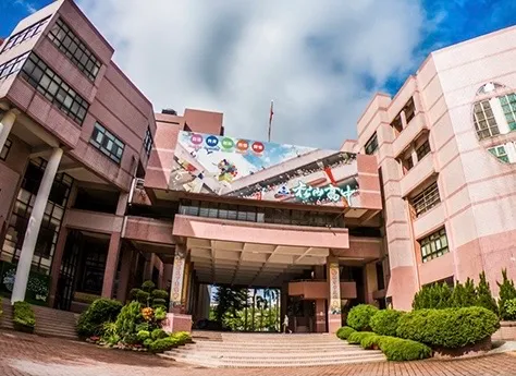 訂外食竟要罰站舉牌? 明星高中遭批「洗門風」!校方回應了