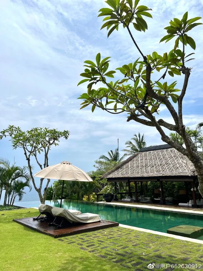 周揚青在峇里島的渡假飯店相當舒適。
