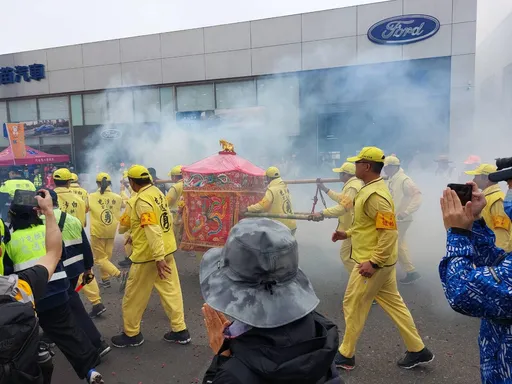 粉紅超跑「掛turbo」回鑾急行軍 白沙屯媽祖8小時過境台中!今晚駐駕通霄慈后宮