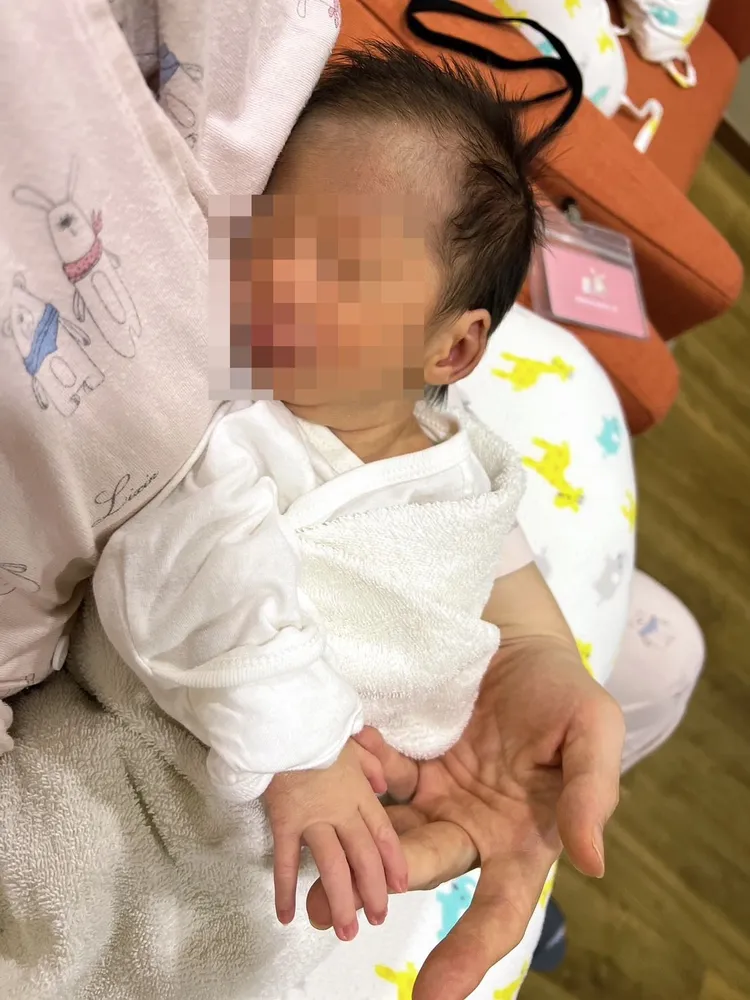陳小姐剛出生的寶寶，在月子中心確診新冠肺炎。讀者提供