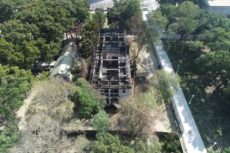 屏東大武營區隊史館凌晨火警。翻攝畫面