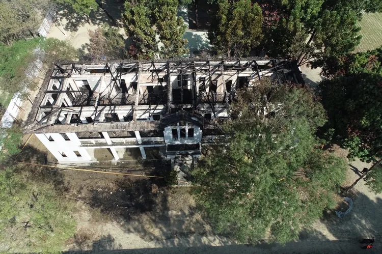 屏東大武營區隊史館凌晨火警。翻攝畫面