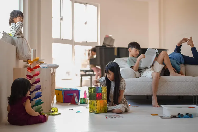 即將升格7寶媽的33歲網紅部落客「林叨囝仔」Sydney，因擔憂小孩子不受控吵到鄰居，因此搬到透天厝。翻攝《林叨囝仔 The Lins' Kids》粉絲頁