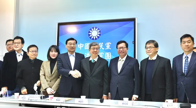 行政院長陳建仁今拜會國民黨團。林林攝