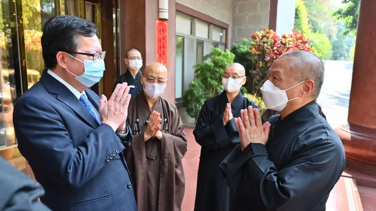 行政院副院長鄭文燦今到佛光山弔唁星雲大師。讀者提供