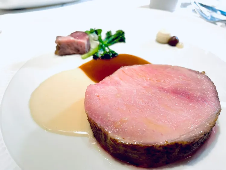 「噶瑪蘭豬裡脊、青花筍、黃酒」。曾仲葳攝